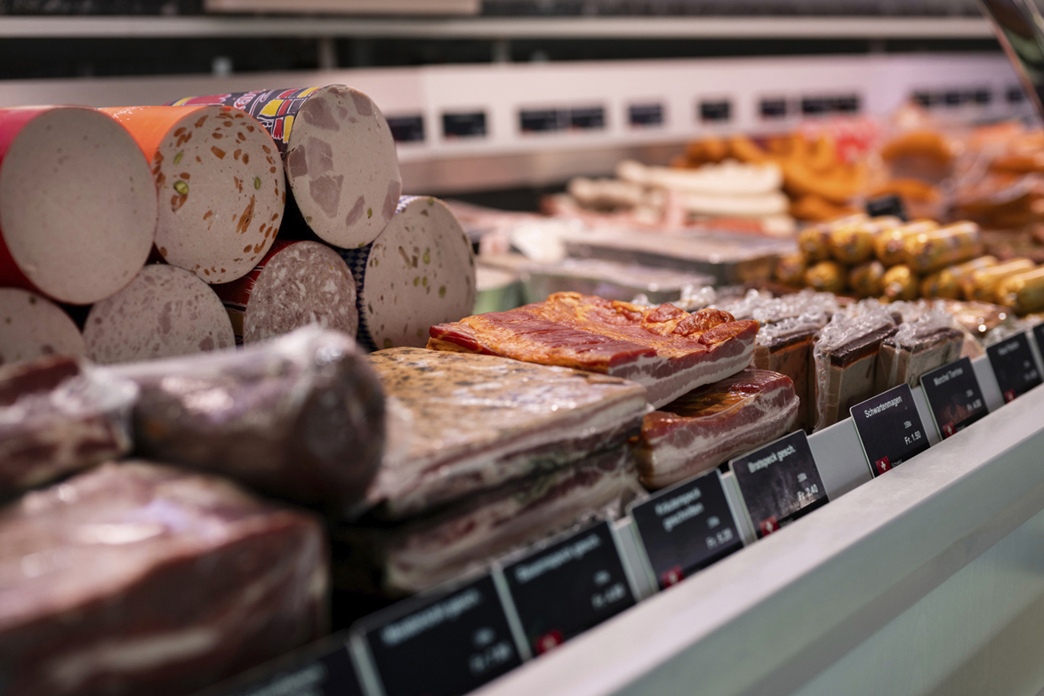 schmid_metzgerei_aufschnitt_und_gerauechertes_b010_0053_1174x783px.jpg schmid_metzgerei_aufschnitt_und_gerauechertes_b010_0053_1174x783px.jpg